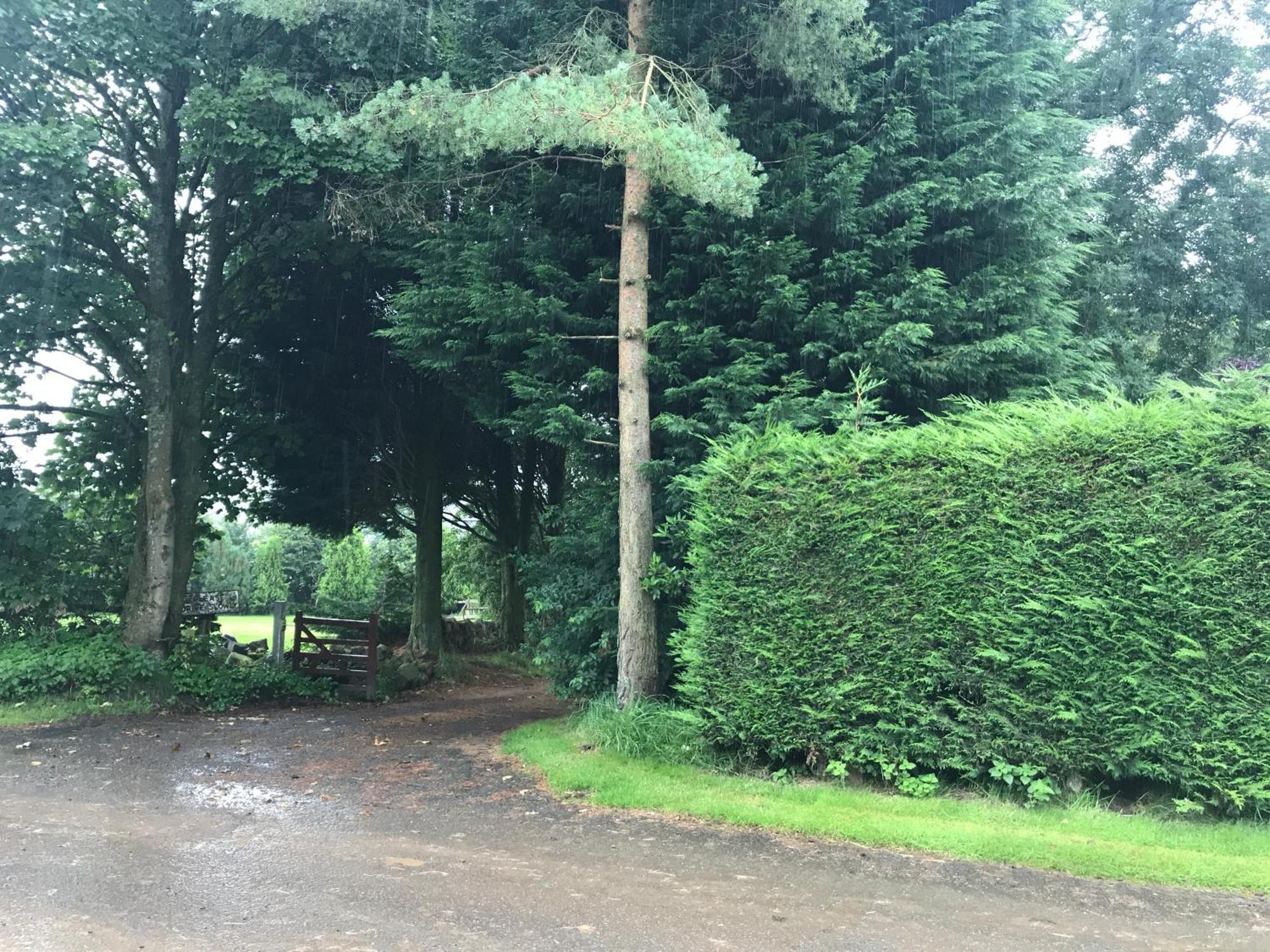 The Stables Near Glasgow Balmore Exteriör bild